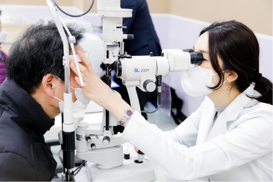 찾아가는 의료봉사로 어르신들에 ‘온기’ 선물