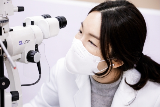 노안과 백내장, 치료가 필요한 시기는 언제일까?